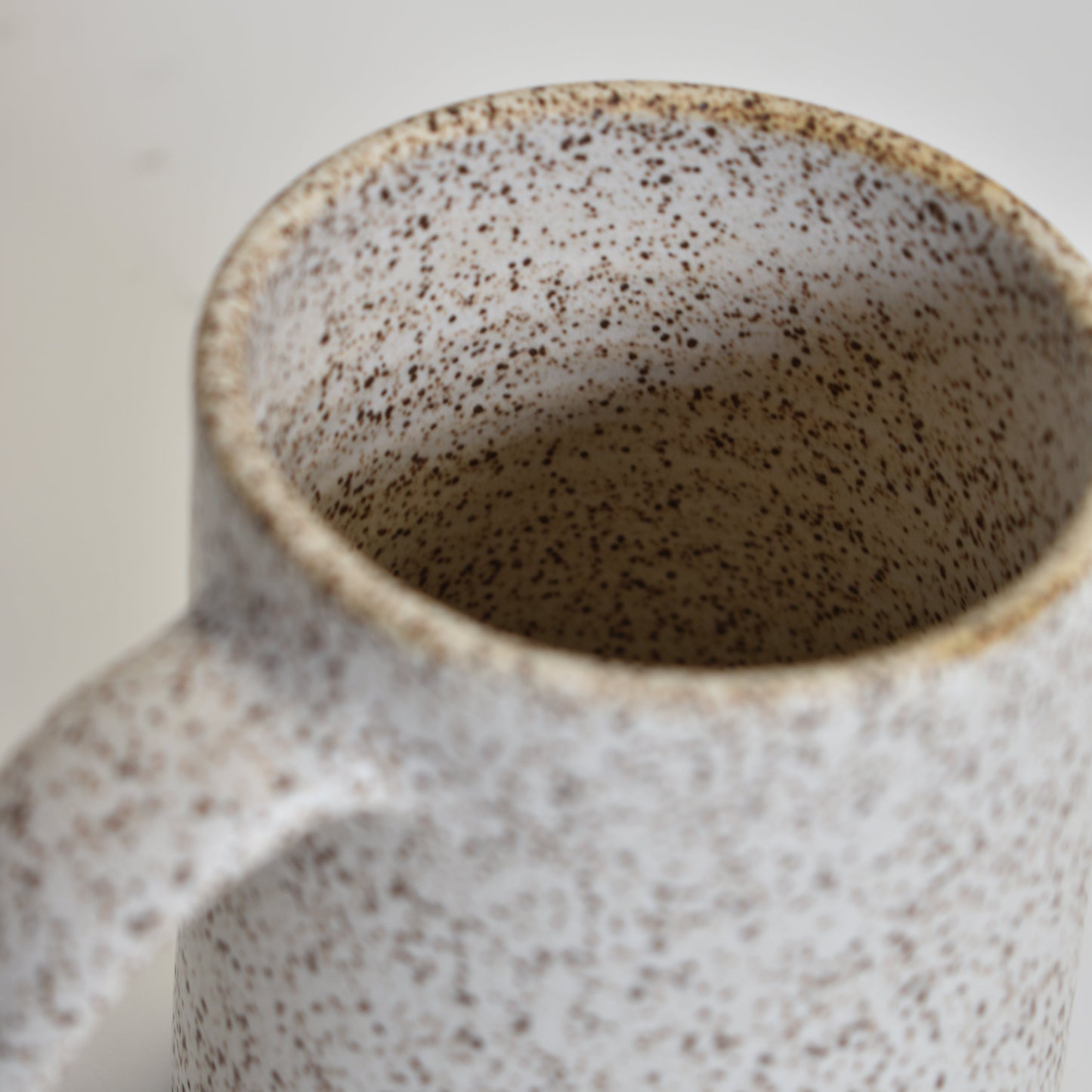 Tapered Mug in Eggshell