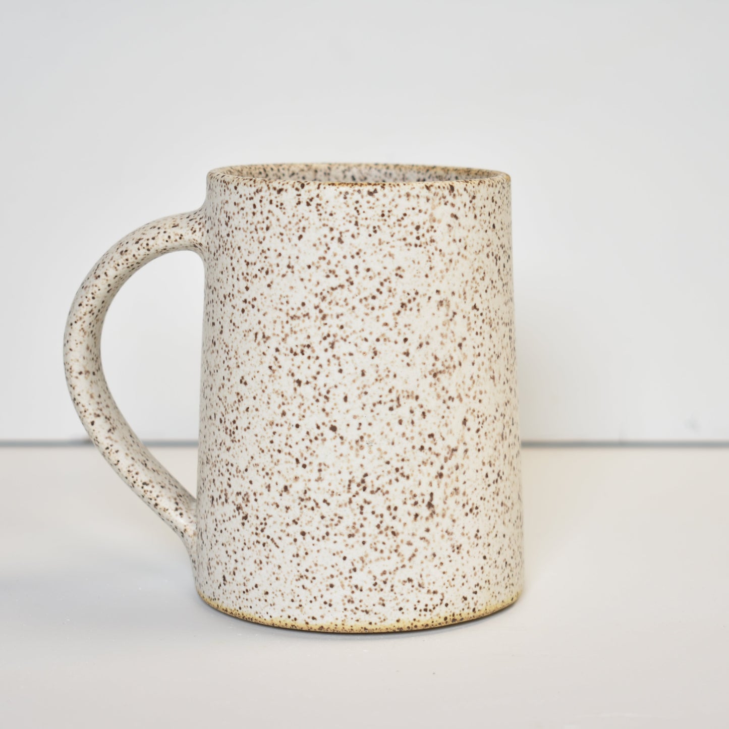 Tapered Mug in Eggshell
