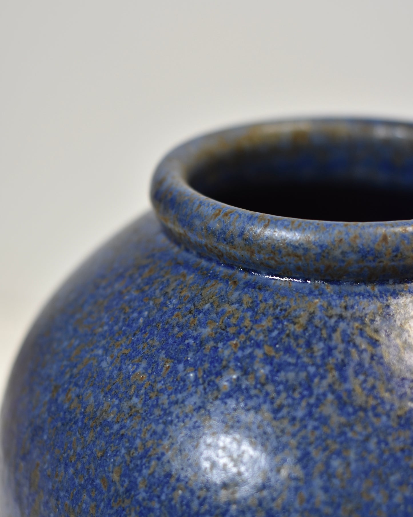 Round Vase in Cobalt
